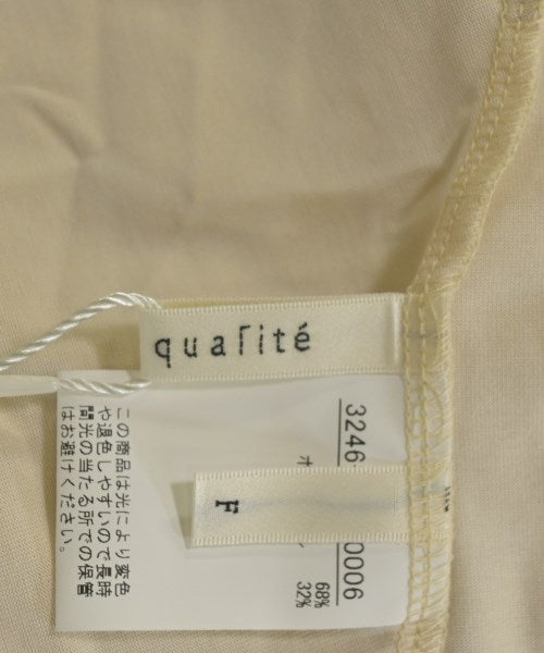 qualite เสื้อยืด/เสื้อท็อปส์