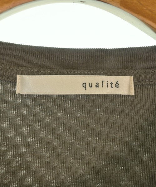qualite เสื้อยืด/เสื้อท็อปส์