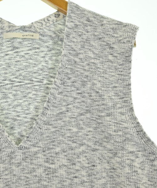 qualite เสื้อกั๊ก