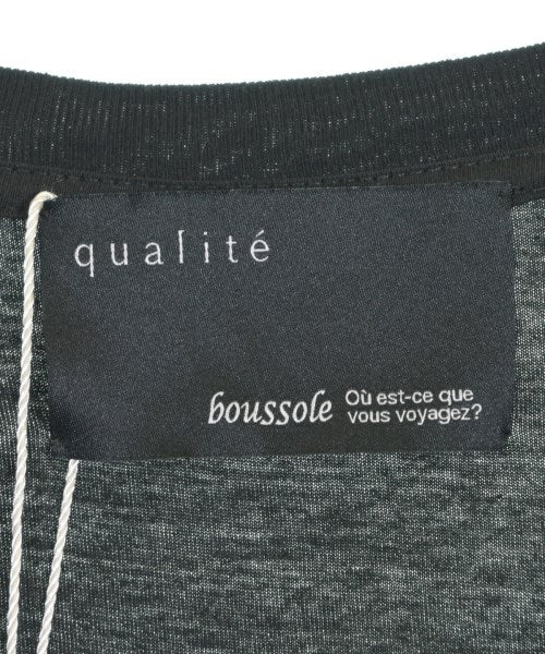 qualite เสื้อยืด/เสื้อท็อปส์