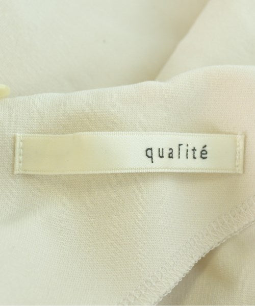 qualite เสื้อยืด/เสื้อท็อปส์