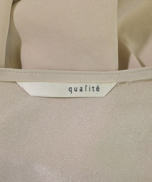 qualite เสื้อสตรี