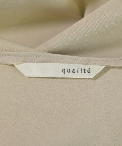 qualite เสื้อสตรี