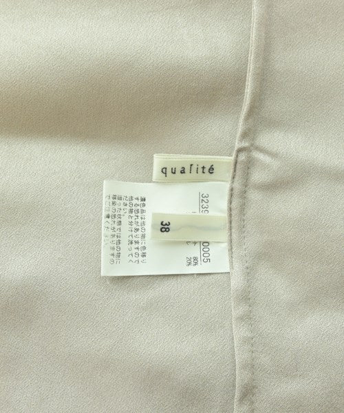 qualite เสื้อสตรี