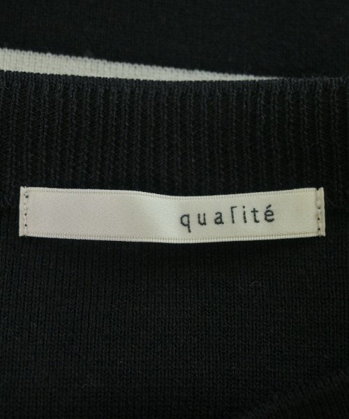 qualite เสื้อกันหนาว