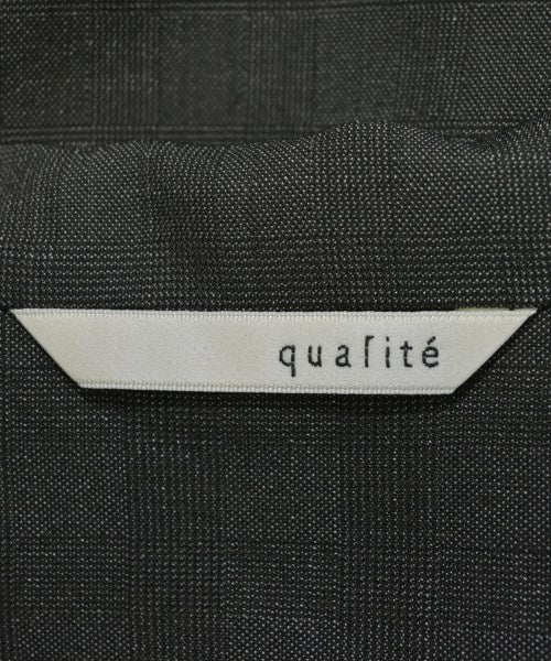 qualite เสื้อลำลอง