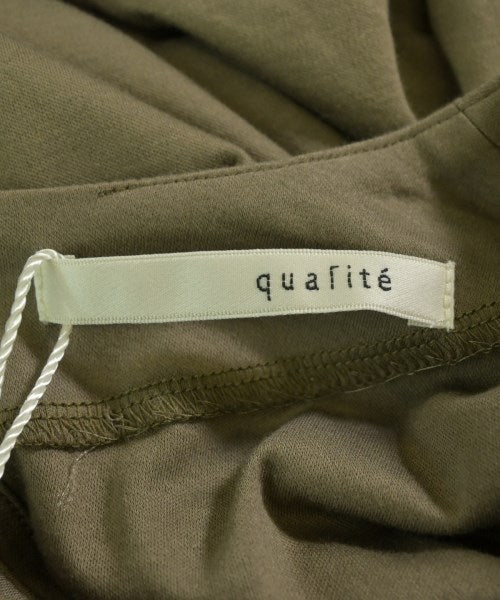 qualite เสื้อยืด/เสื้อท็อปส์