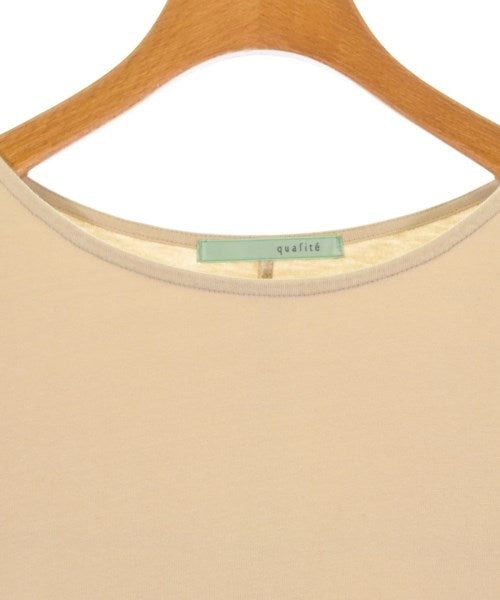 qualite เสื้อยืด/เสื้อท็อปส์