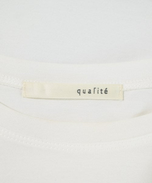 qualite เสื้อยืด/เสื้อท็อปส์
