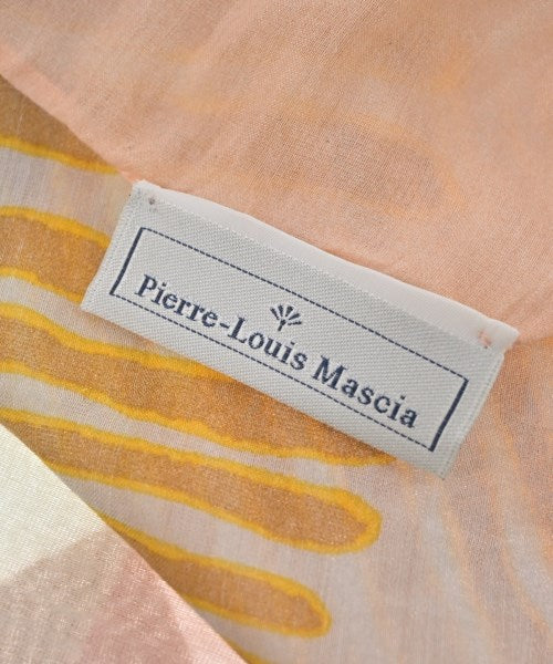 Pierre-Louis Mascia ผ้าคลุมไหล่