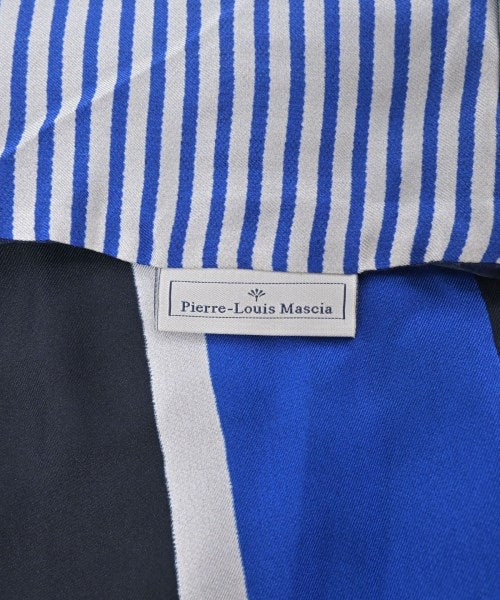 Pierre-Louis Mascia ผ้าคลุมไหล่