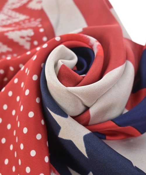 Pierre-Louis Mascia ผ้าคลุมไหล่