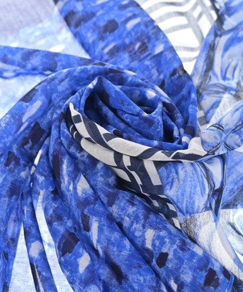 Pierre-Louis Mascia ผ้าคลุมไหล่