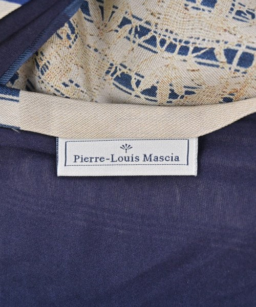 Pierre-Louis Mascia ผ้าคลุมไหล่