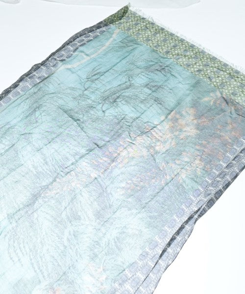 Pierre-Louis Mascia ผ้าคลุมไหล่