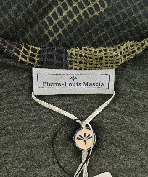 Pierre-Louis Mascia ผ้าคลุมไหล่
