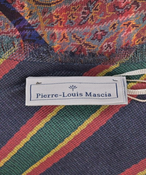 Pierre-Louis Mascia ผ้าคลุมไหล่