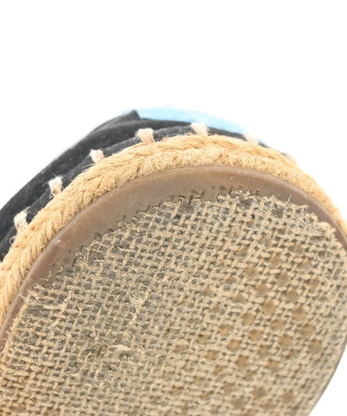 TOMS รองเท้าพื้นเชือกสาน