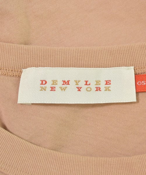 DEMYLEE เสื้อยืด/เสื้อท็อปส์