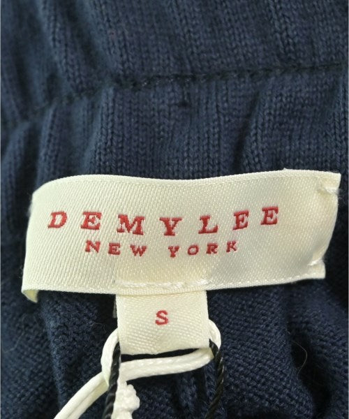 DEMYLEE กางเกงขาสั้น