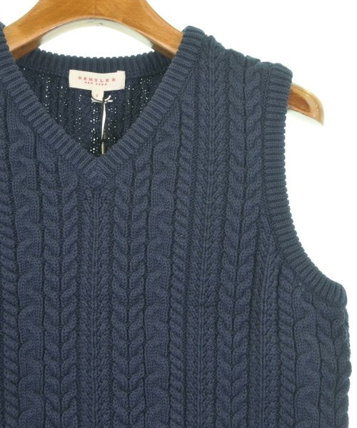 DEMYLEE เสื้อแขนกุด