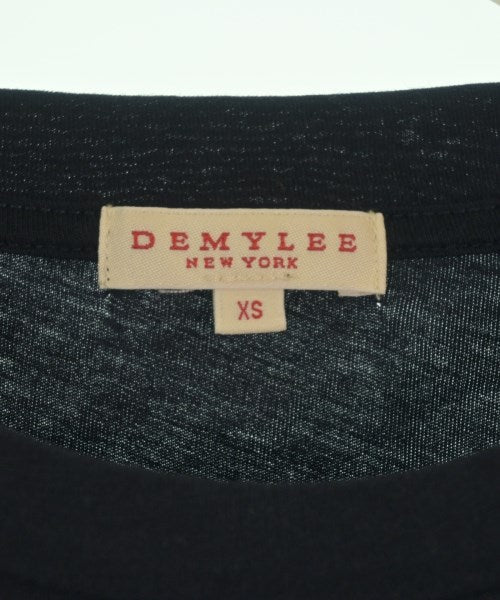 DEMYLEE เสื้อยืด/เสื้อท็อปส์