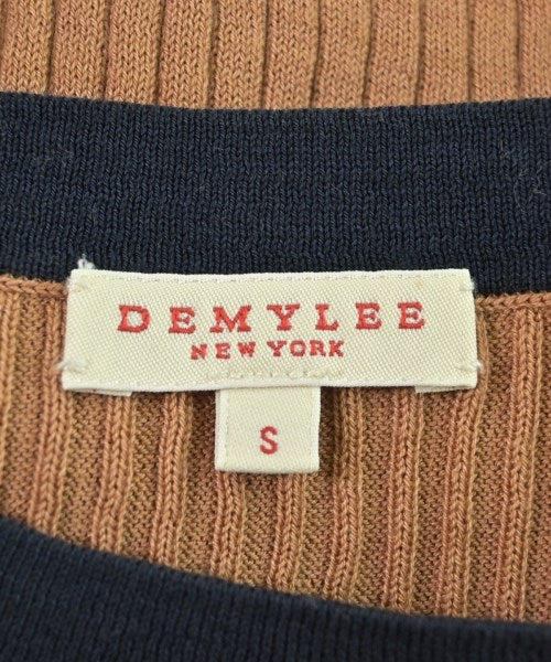 DEMYLEE เสื้อแขนกุด