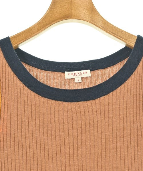 DEMYLEE เสื้อแขนกุด