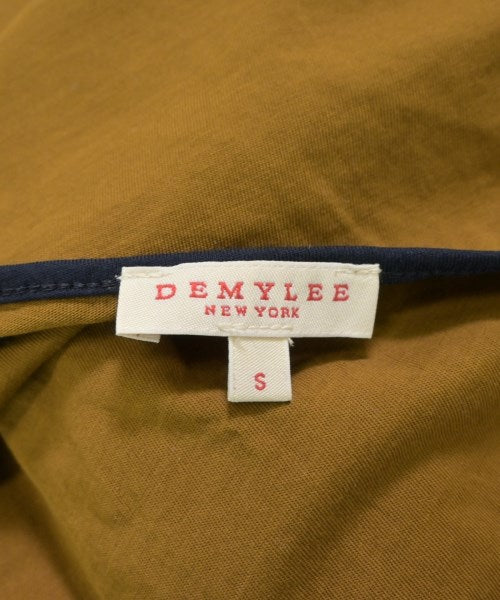DEMYLEE เสื้อยืด/เสื้อท็อปส์