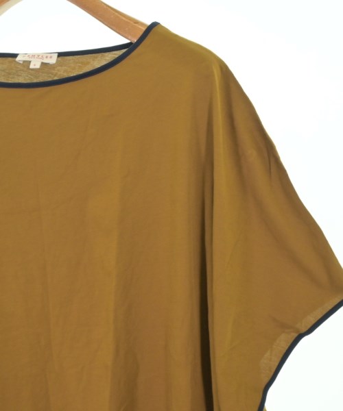 DEMYLEE เสื้อยืด/เสื้อท็อปส์