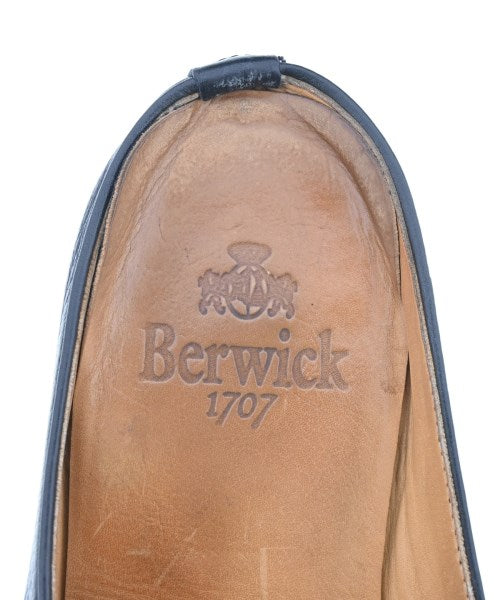 BERWICK รองเท้าแตะ