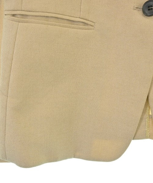 BEIGE, แจ็คเก็ตไม่มีปก