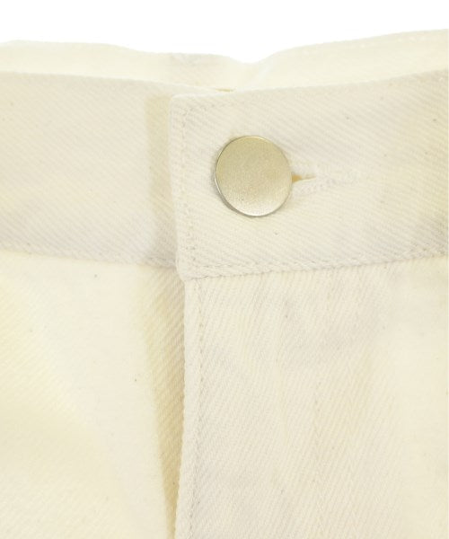 BEIGE, ยีนส์