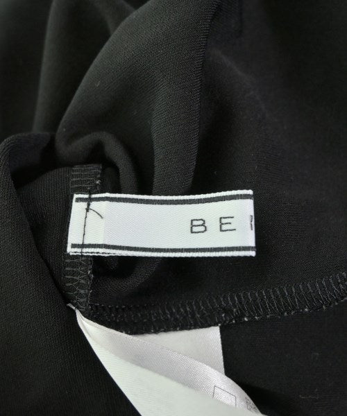 BEIGE, ชุดเดรส