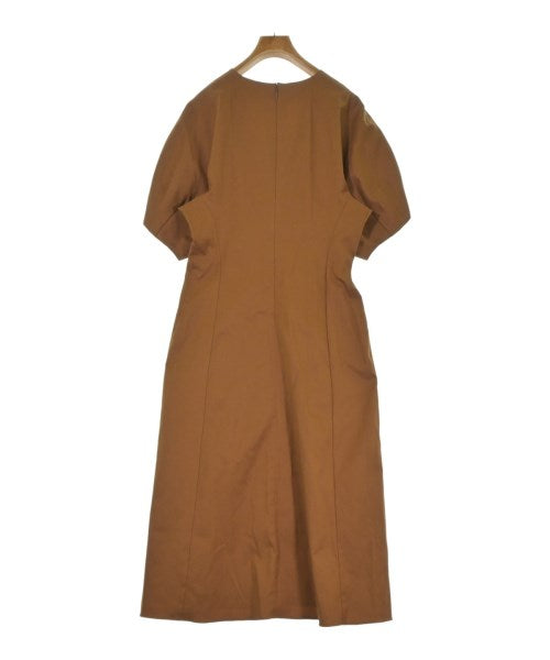 BEIGE, ชุดเดรส