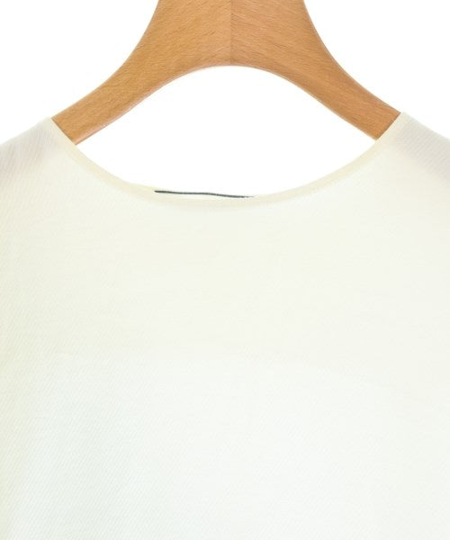 BEIGE, เสื้อลำลอง