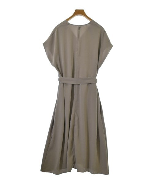 BEIGE, ชุดเดรส