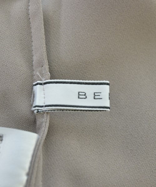 BEIGE, ชุดเดรส