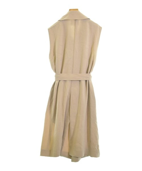 BEIGE, เสื้อกันฝน