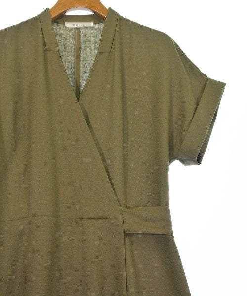 BEIGE, ชุดเดรส