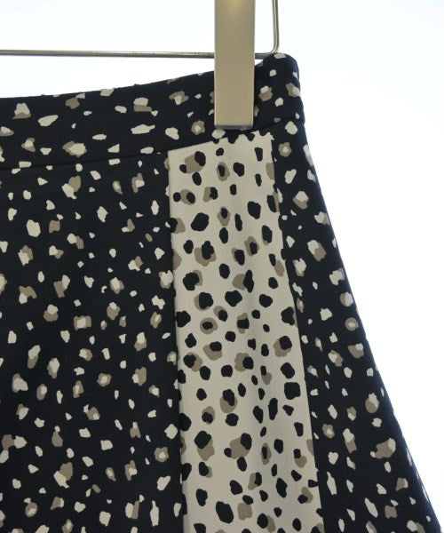 Reflect กระโปรงยาวถึงเข่า