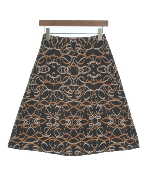 Reflect กระโปรงยาวถึงเข่า