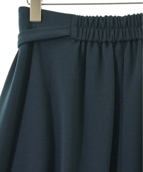 Reflect กระโปรงยาวถึงเข่า