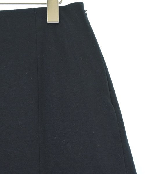 Reflect กระโปรงยาวถึงเข่า