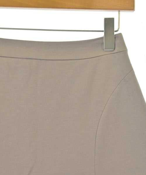 Reflect กระโปรงยาวถึงเข่า