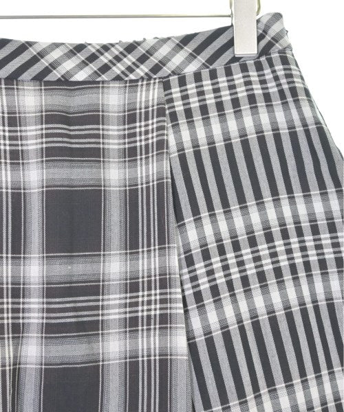 Reflect กระโปรงยาวถึงเข่า