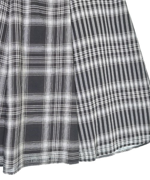 Reflect กระโปรงยาวถึงเข่า