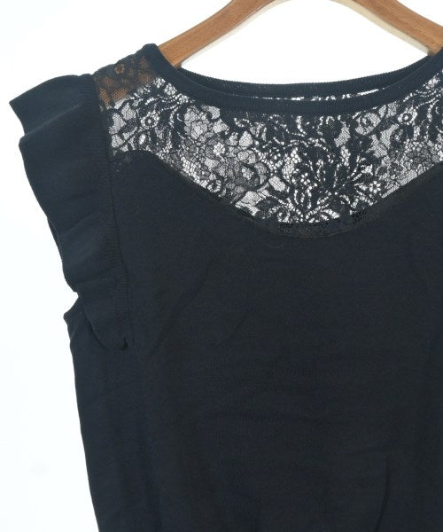 M-premier BLACK เสื้อแขนกุด