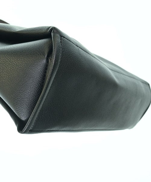 OPAQUE.CLIP กระเป๋าถือขนาดใหญ่