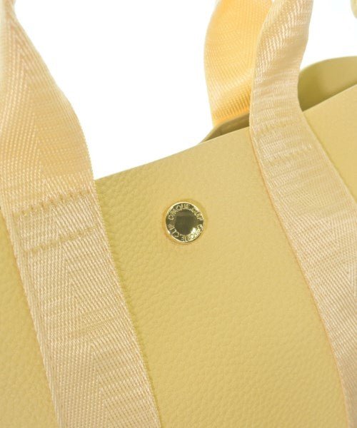 OPAQUE.CLIP กระเป๋าสะพาย